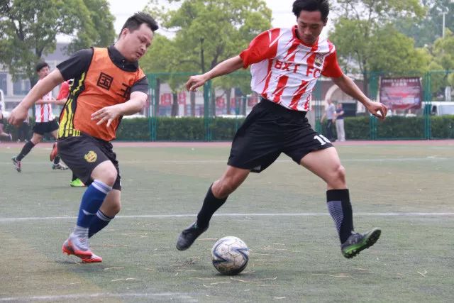 记者：八号秀金斯顿·弗莱明斯已经和耐克签下了一份球鞋合同
